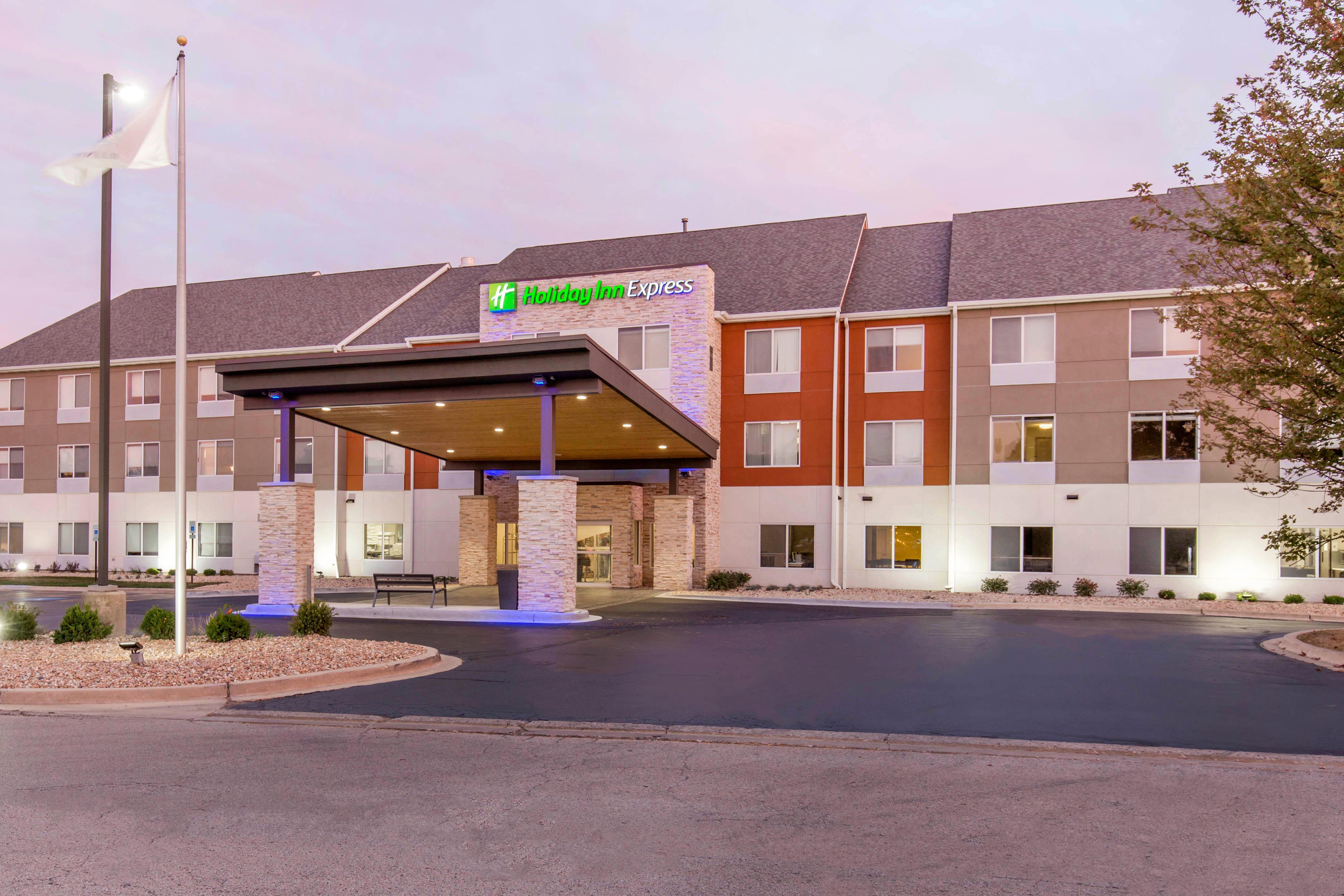 Holiday Inn Express And Suites Chicago West - St Charles By Ihg Saint Charles Exteriör bild