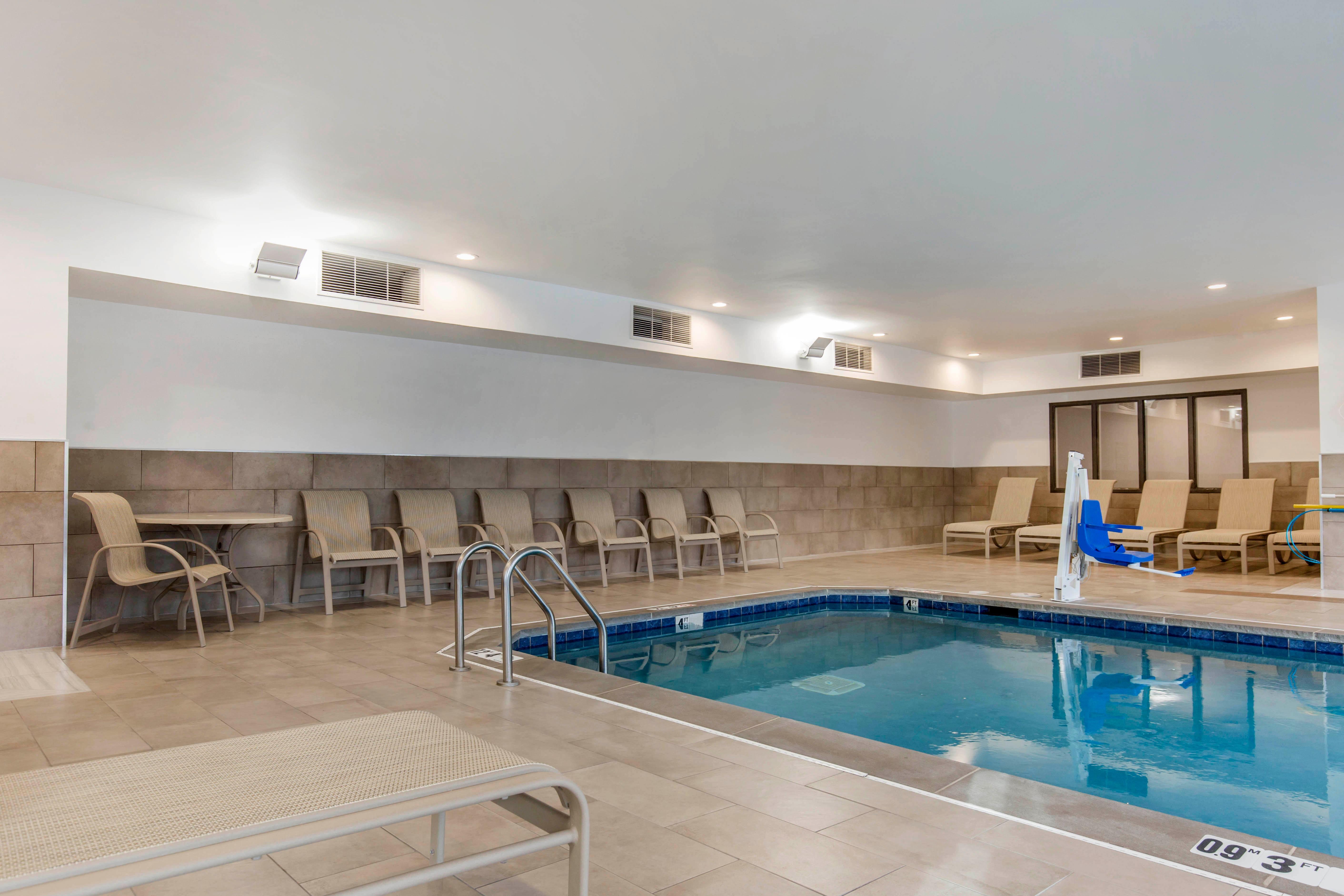 Holiday Inn Express And Suites Chicago West - St Charles By Ihg Saint Charles Exteriör bild