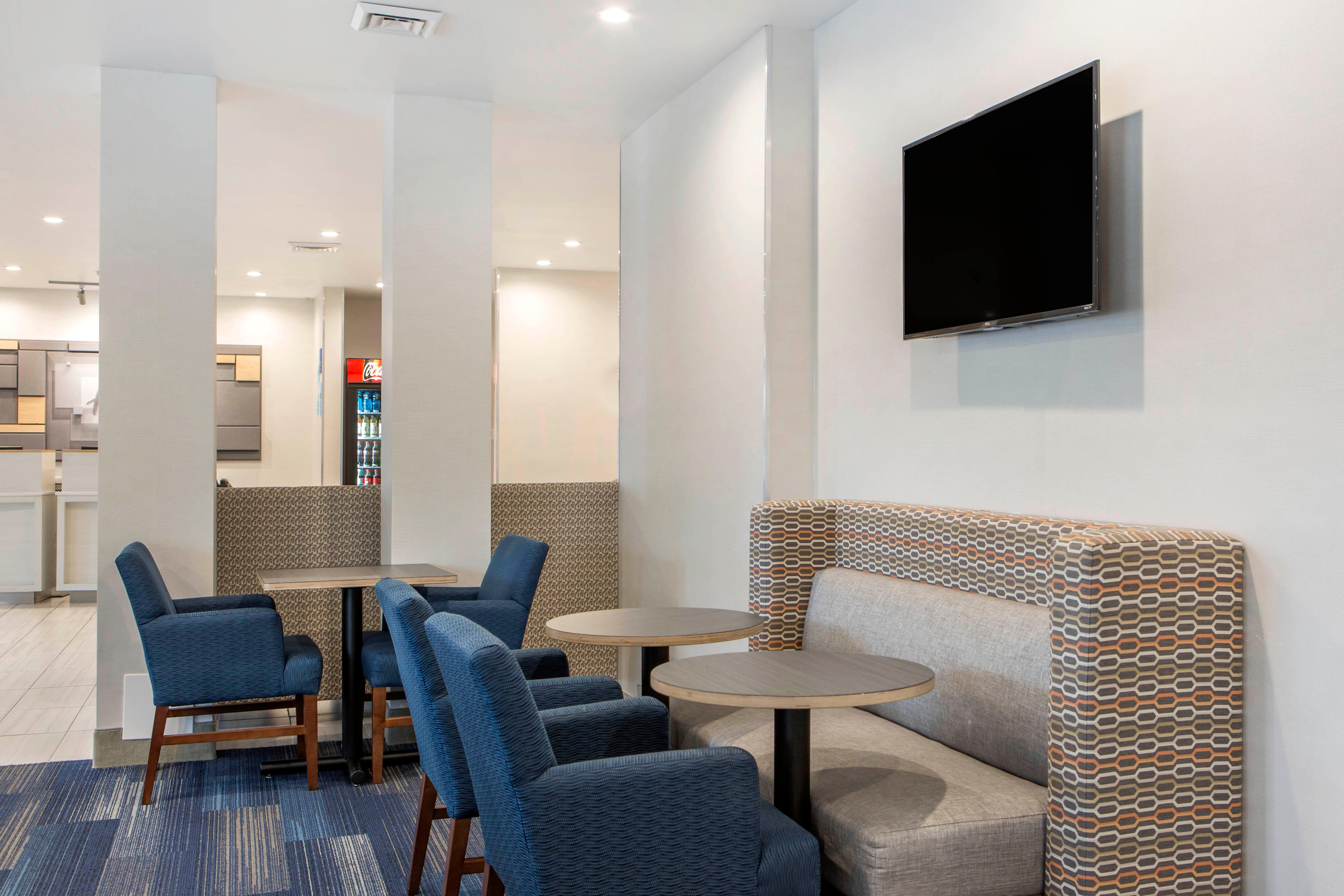 Holiday Inn Express And Suites Chicago West - St Charles By Ihg Saint Charles Exteriör bild