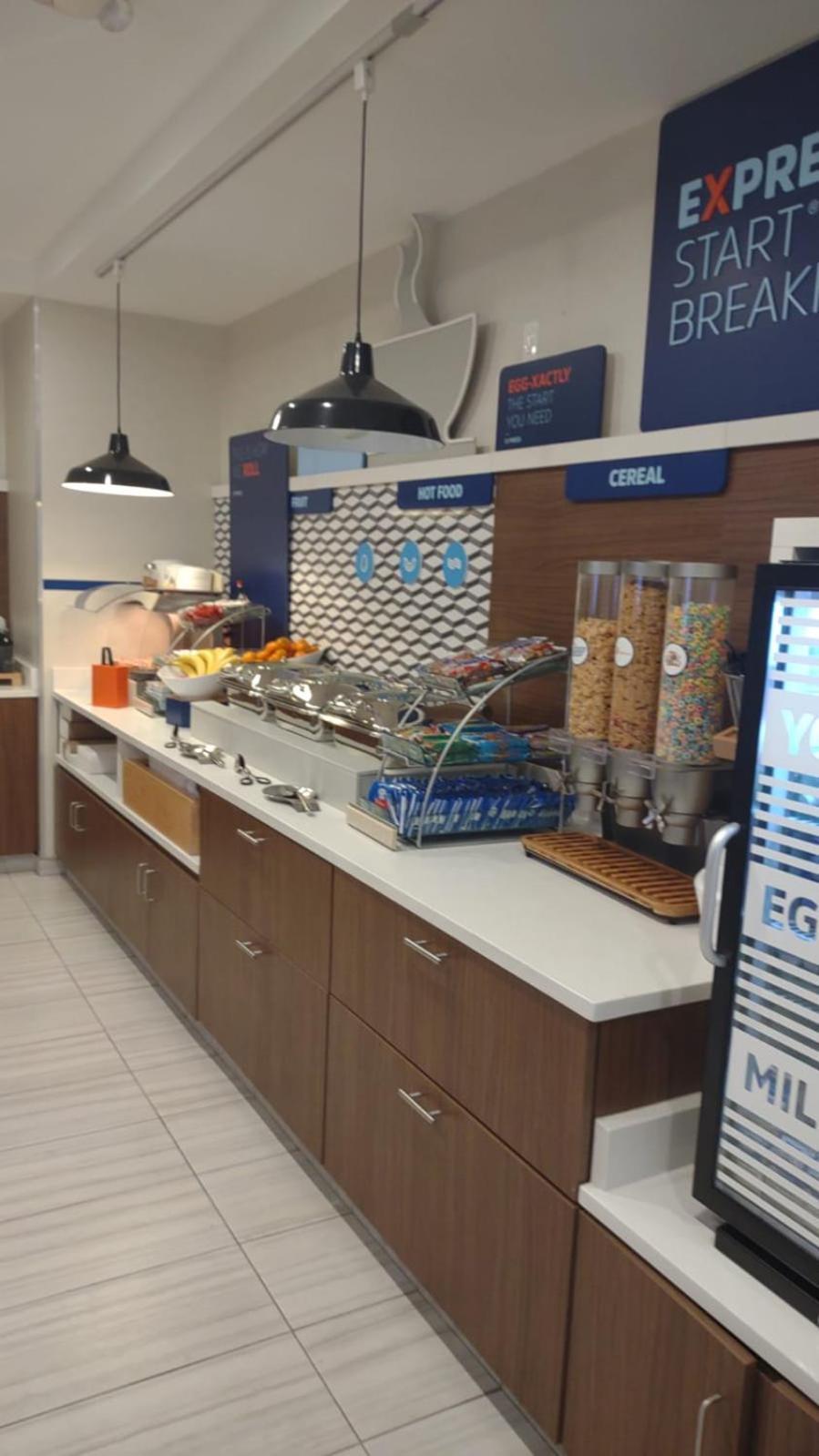 Holiday Inn Express And Suites Chicago West - St Charles By Ihg Saint Charles Exteriör bild
