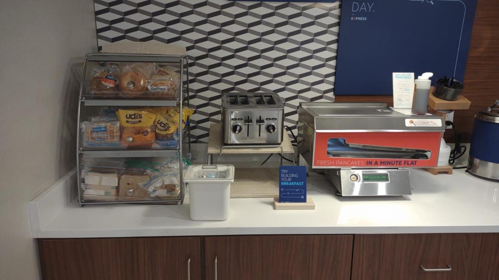Holiday Inn Express And Suites Chicago West - St Charles By Ihg Saint Charles Exteriör bild